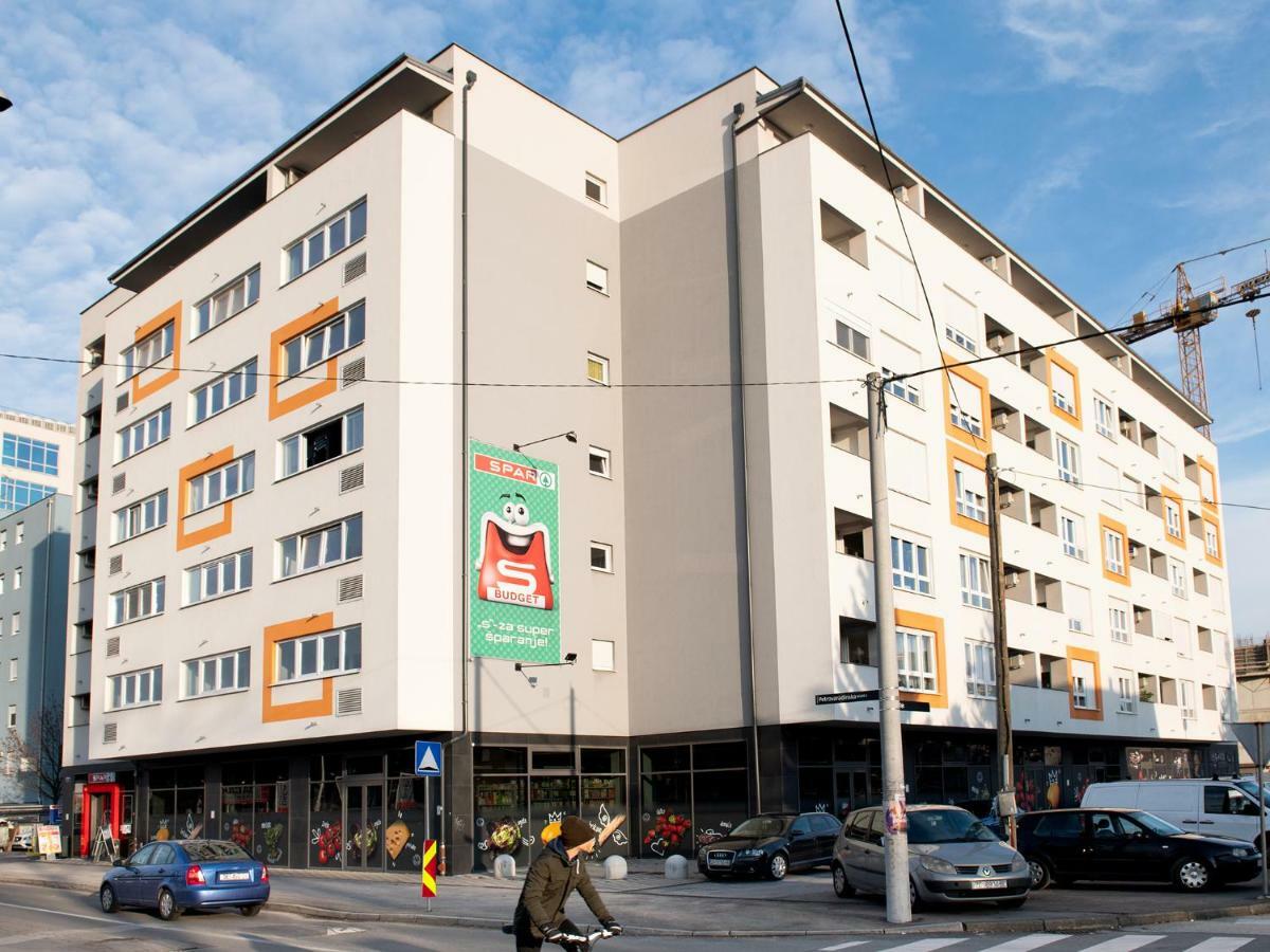 Flexible Selfcheckins 9 - Zagreb - Garage - Electric Vehicle Ccharger - Loggia - New - Apartments Repinc 9 Bagian luar foto